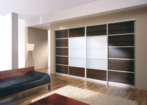vestavěné skříně do obývacího pokoje