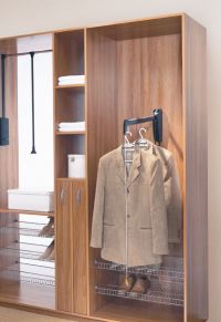 vybavení vestavěné skříně