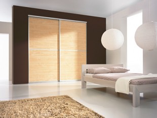 Elegantní vestavěná skříň do ložnice